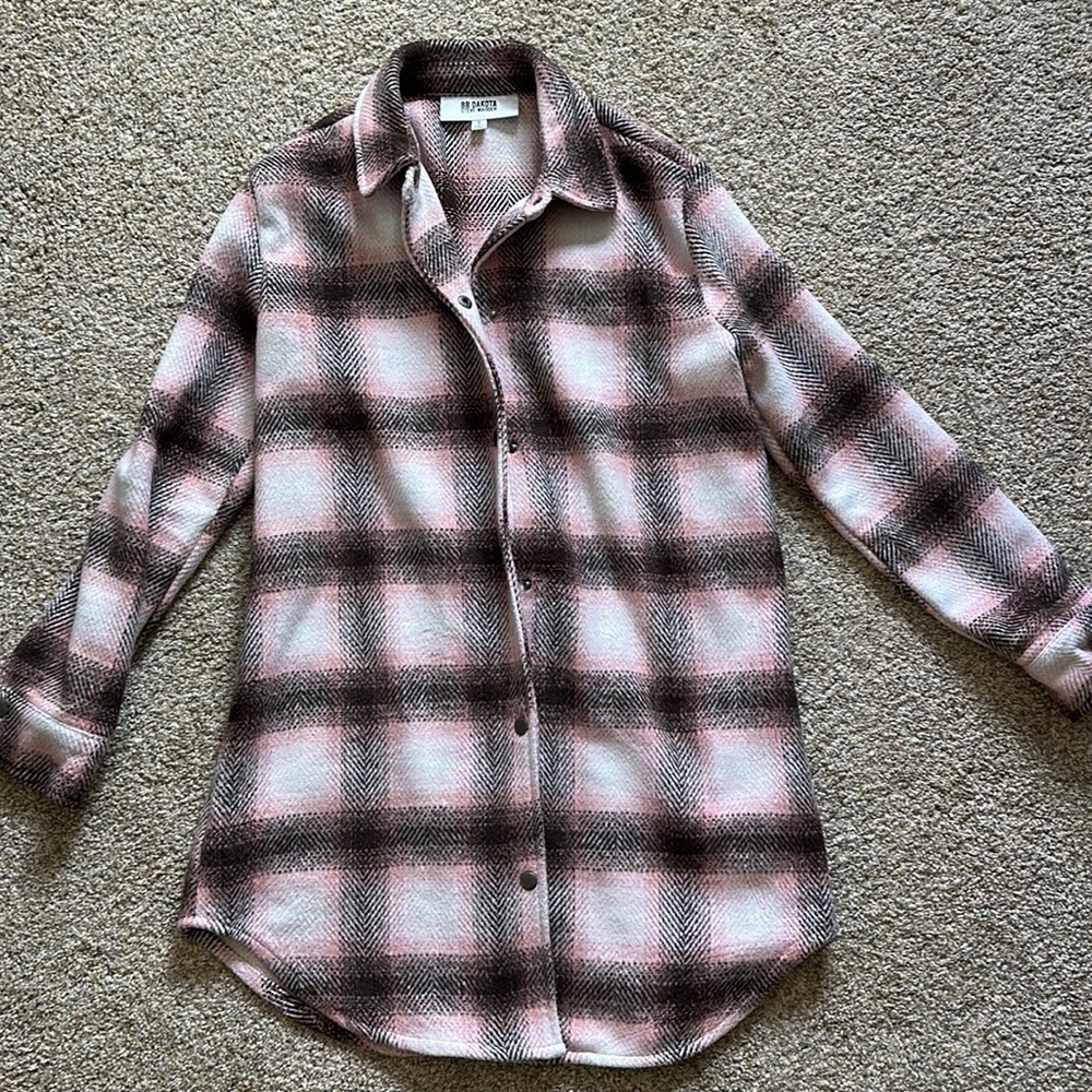 Women’s size small Shacket